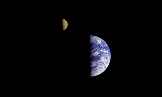 The-Earth-Moon-System1